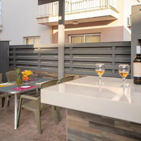 Evelyn By Interhome Villa *